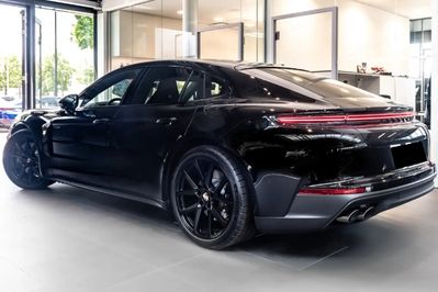 Porsche Panamera 4 E-Hybrid