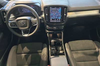 Volvo XC40 B3 Ultra Dark