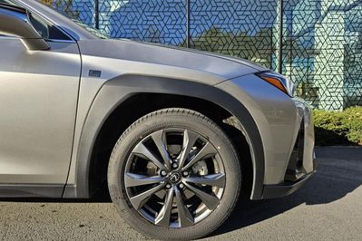 Lexus UX 300h F Sport Design 2.0 Hybrid Dynamic Force