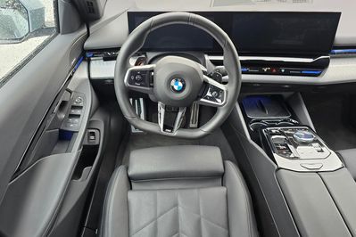 BMW Seria 5 520d xDrive M Sport aut