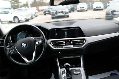 BMW Seria 3 318i aut