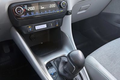 Toyota Yaris Hybrid 1.5 Selection Elegant