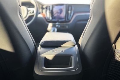 Volvo XC60 B4 D AWD Plus Dark