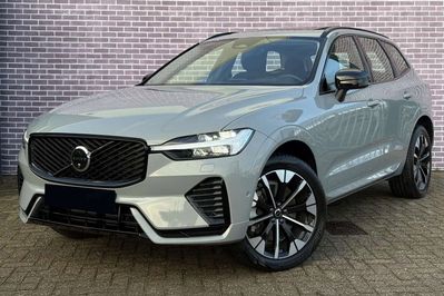 Volvo XC60 B5 AWD Ultra Dark