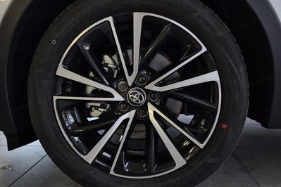 Toyota C-HR Executive 2.0 Plug-in Hybrid Dynamic Force