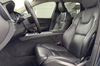 Volvo XC60 B4 D AWD Plus Bright