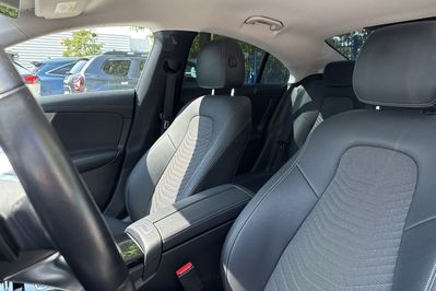 Mercedes CLA 200