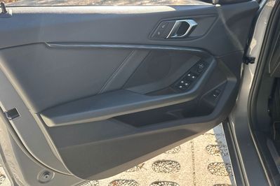 BMW Seria 1 118i Sport Line