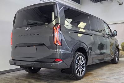 Ford Tourneo Custom 320 L2 Titanium A8