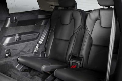 Volvo XC90 T8 AWD Plug-In Hybrid Ultra Dark