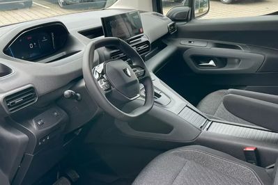 Peugeot Rifter L2H1 Allure EAT8