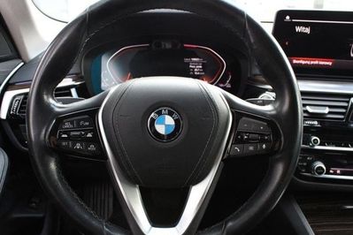 BMW Seria 5 Touring 520d xDrive Luxury Line