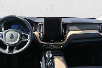 Volvo XC60 B5 B AWD Plus Dark aut