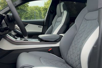 Audi Q8 SQ8 TFSI quattro