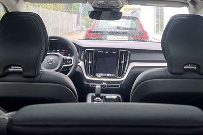 Volvo V60 T6 AWD Plug-In Hybrid Plus Dark