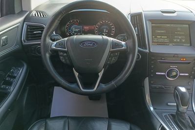 Ford EDGE 2.0 TDCi Twin-Turbo 4WD  Titanium