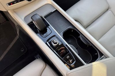 Volvo XC60 T6 Plug-In Hybrid AWD Plus Bright