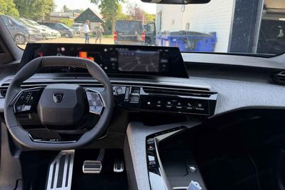 Peugeot 5008 GT 1.2 mHEV e-DCS6