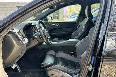 Volvo XC60 T4 R-Design