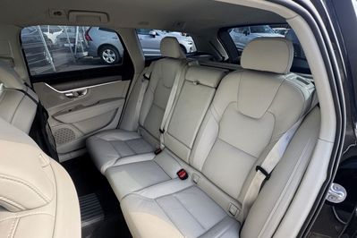 Volvo V90 T8 AWD Plug-In Hybrid Plus Dark aut