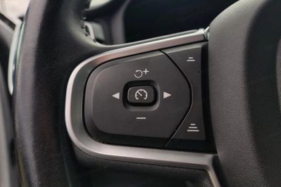 Volvo V60 B4 D Momentum Pro