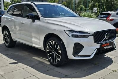 Volvo XC60 B5 B AWD Ultra Dark