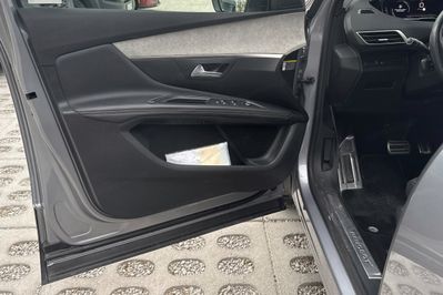 Peugeot 3008 GT 1.2 PureTech  S&S EAT8