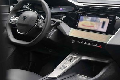 Peugeot 308 Allure 1.2 mHEV e-DCS6