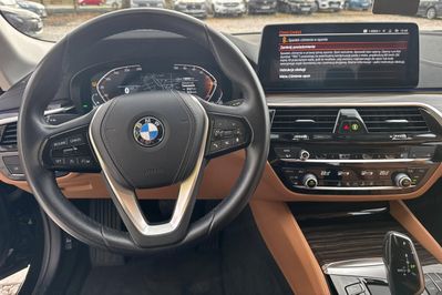 BMW Seria 5 530i xDrive Luxury Line