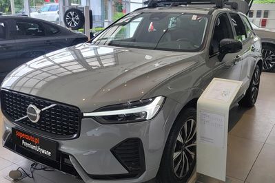Volvo XC60 B5 B AWD Plus Dark