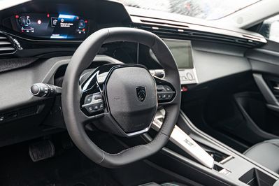 Peugeot 408 Allure e-DCS 1.2 mHEV