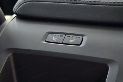 Volvo XC60 T8 Plug-In Hybrid AWD Ultra Dark