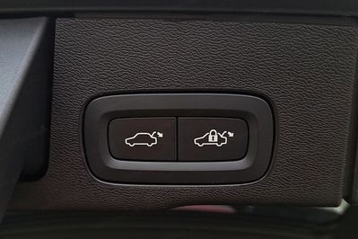 Volvo XC60 B5 B AWD Plus Dark aut