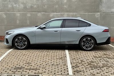BMW Seria 5 530e xDrive M Sport