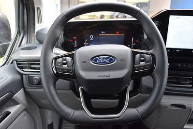 Ford Tourneo Custom 320 L2H1 Titanium A8
