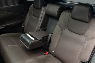 Lexus RX 350h Omotenashi