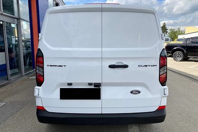 Ford Transit Custom 320 L2H1 Trend A8