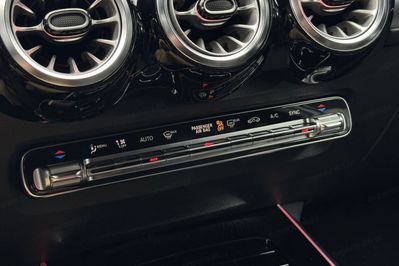 Mercedes GLB 200 AMG Line 7G-DCT
