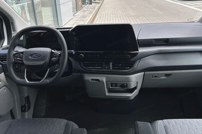 Ford Tourneo Custom 320 L2H1 Titanium A8
