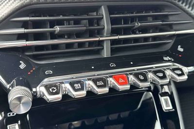 Peugeot 2008 Allure e-DCS 1.2 mHEV