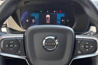 Volvo XC40 B3 Plus Dark