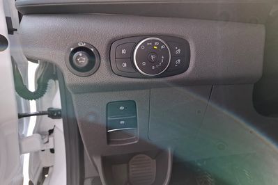 Ford Transit 350 L2 Kontener Izoterma Trend