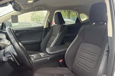 Lexus NX 300h Business Edition AWD