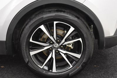 Toyota C-HR Style 2.0 Hybrid Dynamic Force Plug-in