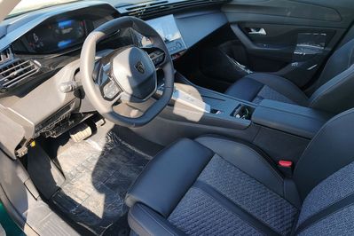 Peugeot 308 Business S&S EAT8 1.5 BlueHDi