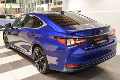 Lexus ES 300h F Sport Design