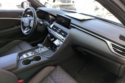 Genesis G70 T Plus Awd 8AT Sport