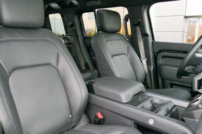 Land Rover Defender 110 D300 X-Dynamic HSE
