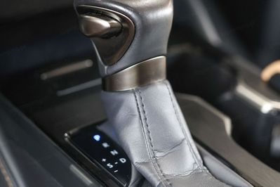 Lexus ES 300h F Sport Design