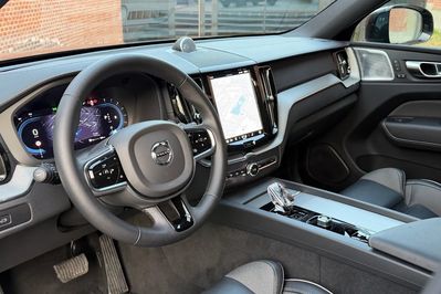 Volvo XC60 B5 B AWD Ultra Dark aut